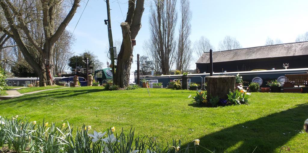 Roydon Marina Village Hotel Quarto foto