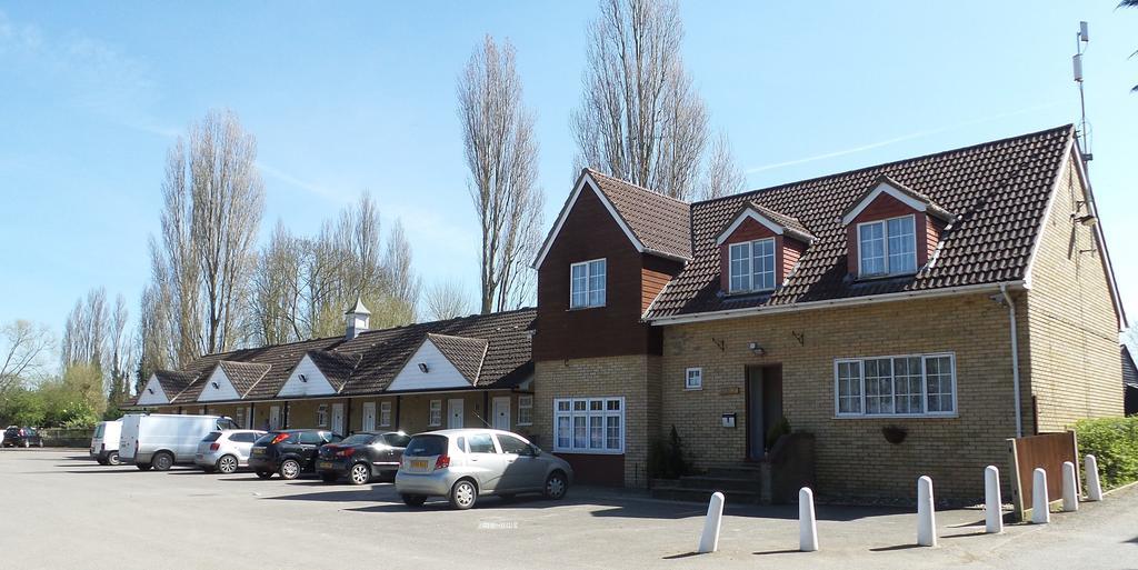 Roydon Marina Village Hotel Quarto foto